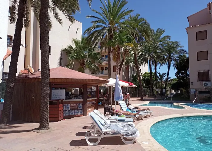 Estudio Alfil-piscina شقة *