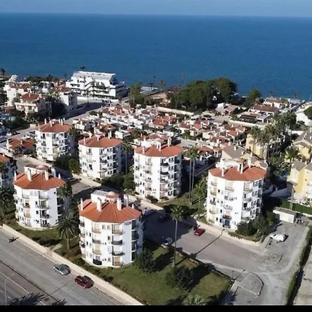 Estudio Alfil-piscina Апартаменти