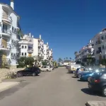 Estudio Alfil-piscina شقة *